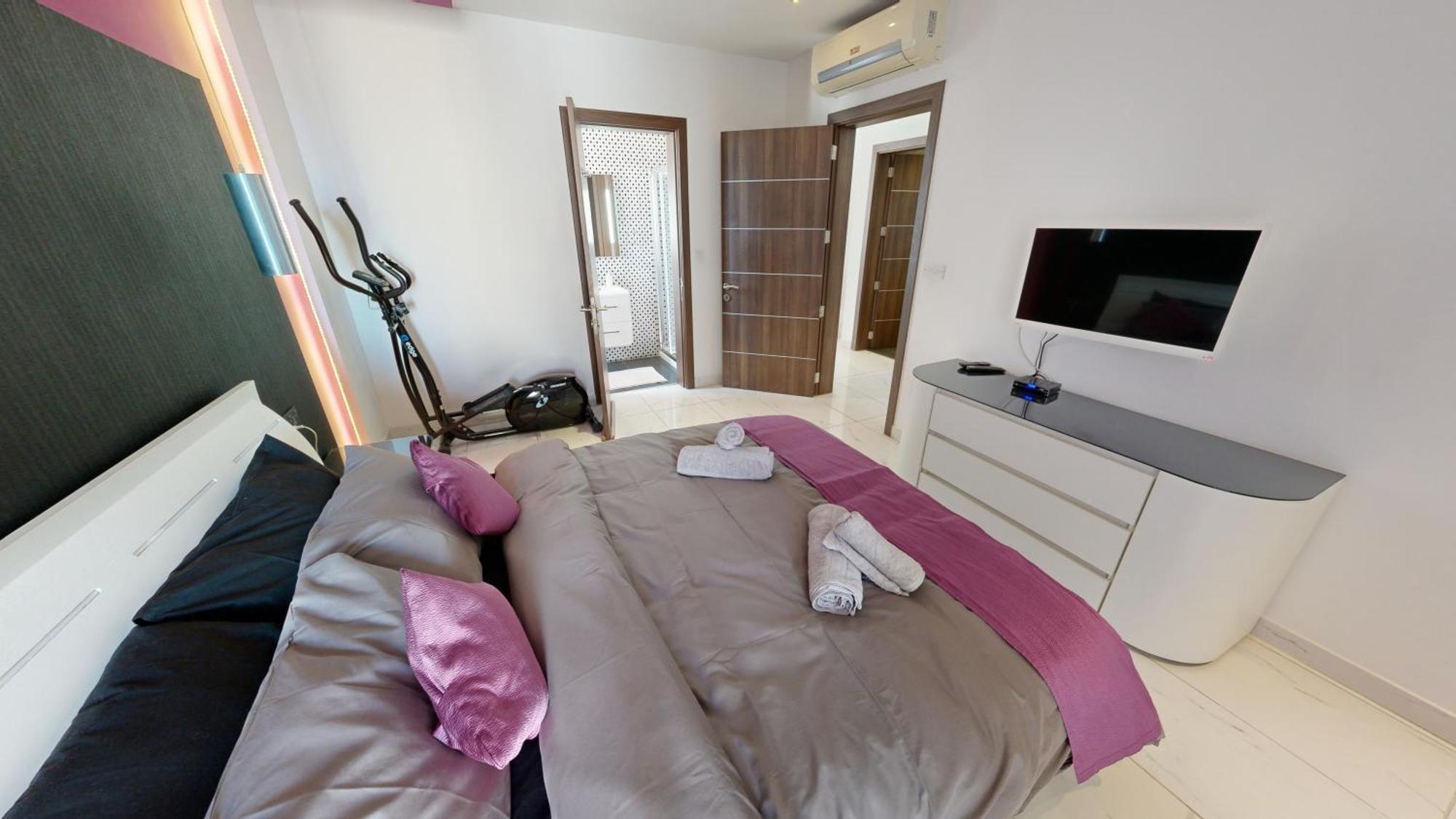 Amazing Spacious Apartment With Bbq & Jacuzzi Saint Julian's Екстер'єр фото