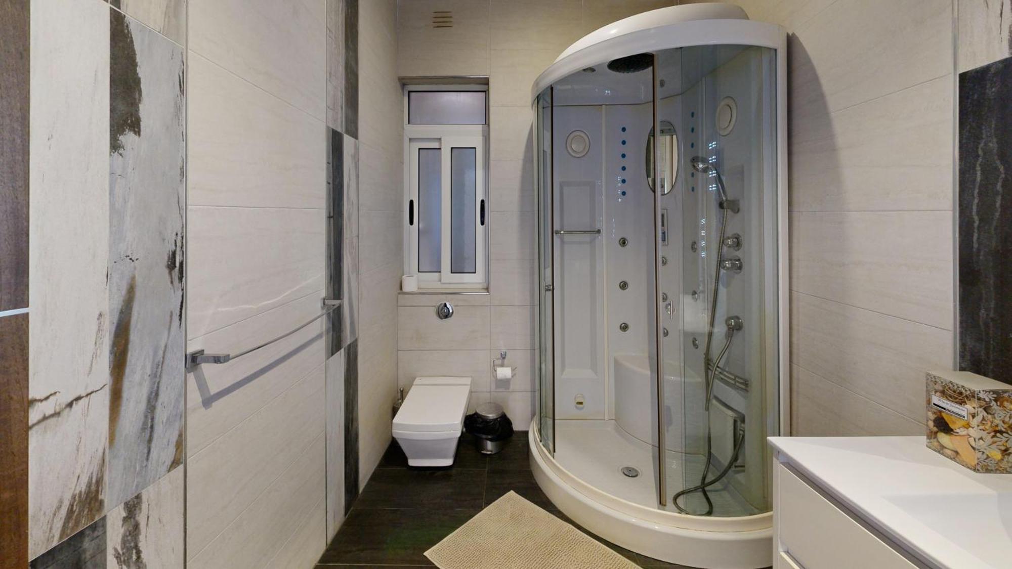 Amazing Spacious Apartment With Bbq & Jacuzzi Saint Julian's Екстер'єр фото
